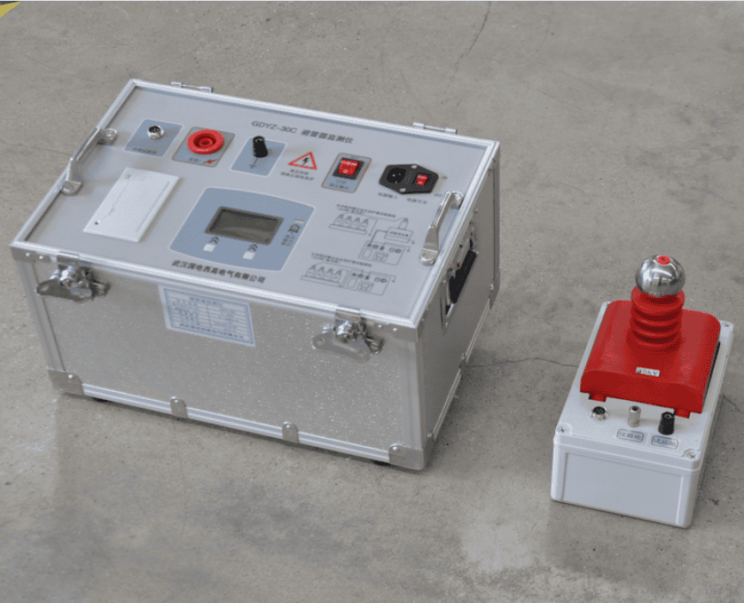 過(guò)電壓保護(hù)器綜合測(cè)試裝置實(shí)物圖