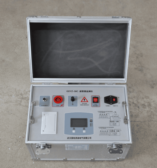 過(guò)電壓保護(hù)器綜合測(cè)試裝置實(shí)物圖