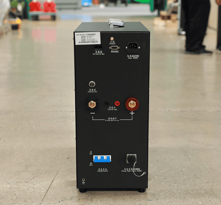 智能蓄電池充放電綜合測試儀實(shí)物圖